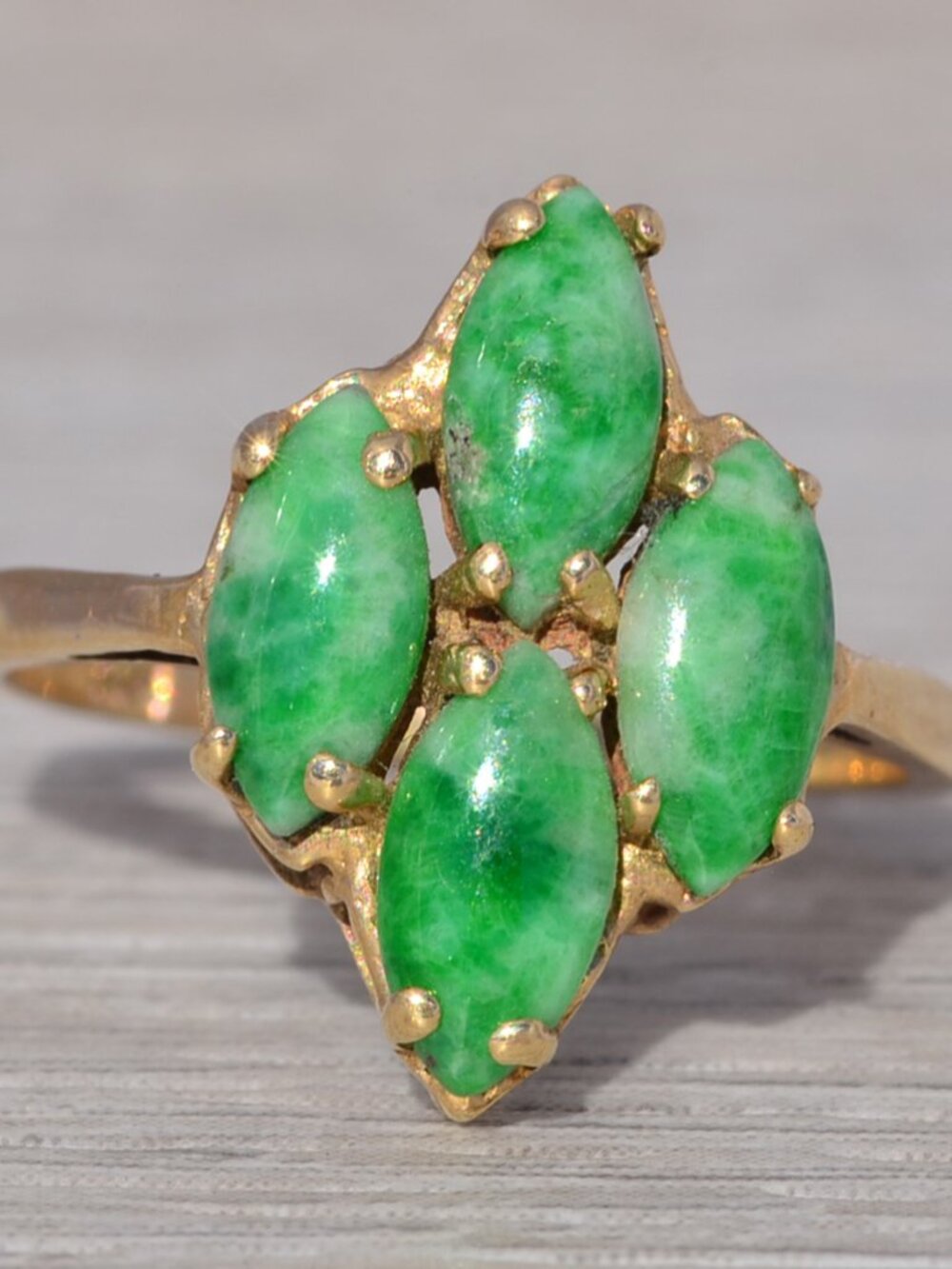 Vintage Jade Ring in 14k Yellow Gold